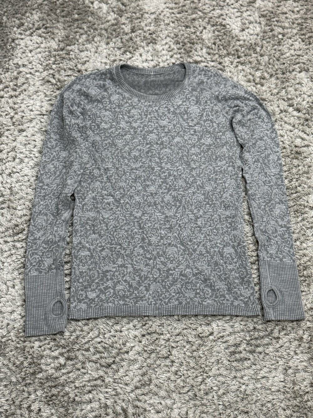 Lululemon Swiftly Tech Long Sleeve T-Shirt Top Women’s Size 10 18x28 Gray